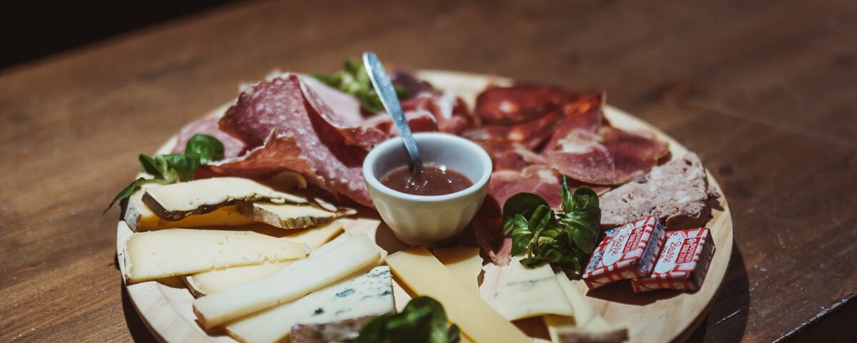 lappart-des-anges-bouffay-nantes-bar-a-vins-patio-charcuterie-fromage