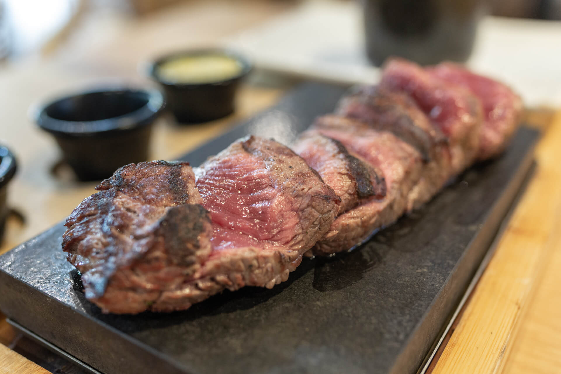 lestontonscuisinent-black-beef-stone-1